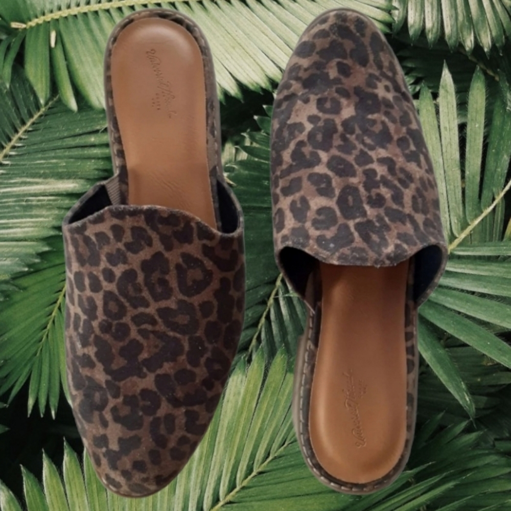 🌻Sold🌻 Universal Thread Animal Print Slip On Mule Shoes